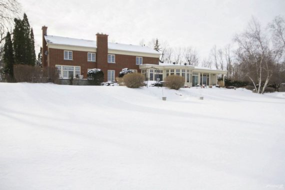 http://cdn.canadapropertylisting.com//Property/medium/3/2016/3/21/4-bedroom-property-for-sale-5247670707871074346.jpg