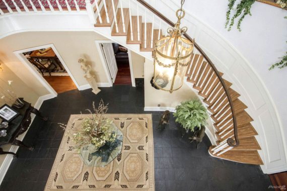 http://cdn.canadapropertylisting.com//Property/medium/3/2016/3/21/4-bedroom-property-for-sale-5247670707871194358.jpg