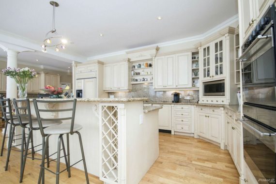 http://cdn.canadapropertylisting.com//Property/medium/3/2016/3/21/4-bedroom-property-for-sale-5247670707871224361.jpg
