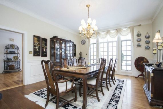 http://cdn.canadapropertylisting.com//Property/medium/3/2016/3/21/4-bedroom-property-for-sale-5247670707871374376.jpg
