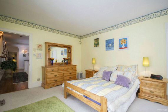 http://cdn.canadapropertylisting.com//Property/medium/3/2016/3/21/4-bedroom-property-for-sale-5247670707871444383.jpg