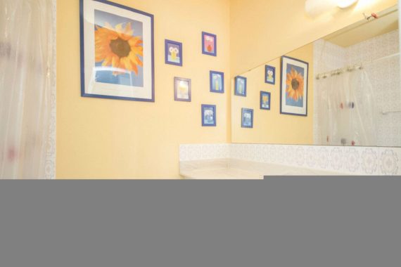 http://cdn.canadapropertylisting.com//Property/medium/3/2016/3/21/4-bedroom-property-for-sale-5247670707871474386.jpg