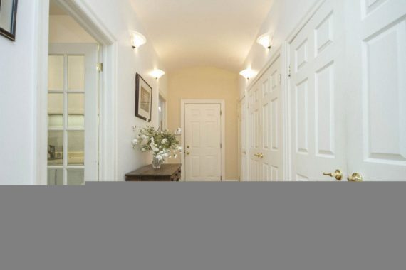 http://cdn.canadapropertylisting.com//Property/medium/3/2016/3/21/4-bedroom-property-for-sale-5247670707871654404.jpg