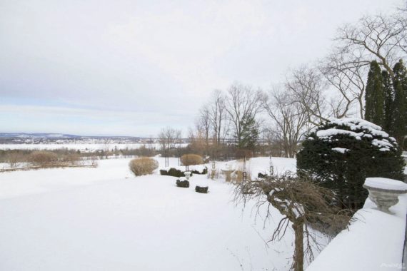 http://cdn.canadapropertylisting.com//Property/medium/3/2016/3/21/4-bedroom-property-for-sale-5247670707871724411.jpg