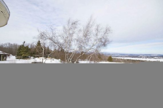 http://cdn.canadapropertylisting.com//Property/medium/3/2016/3/21/4-bedroom-property-for-sale-5247670707871734412.jpg
