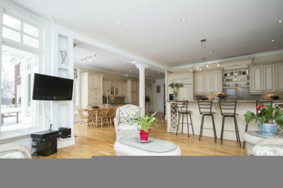 http://cdn.canadapropertylisting.com//Property/medium/3/2016/3/21/4-bedroom-property-for-sale-5247670707871774416.jpg