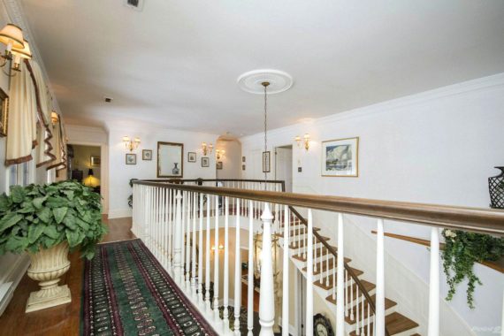 http://cdn.canadapropertylisting.com//Property/medium/3/2016/3/21/4-bedroom-property-for-sale-5247670707871794418.jpg