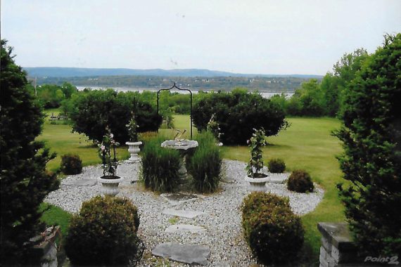 http://cdn.canadapropertylisting.com//Property/medium/3/2016/3/21/4-bedroom-property-for-sale-5247670707871904429.jpg