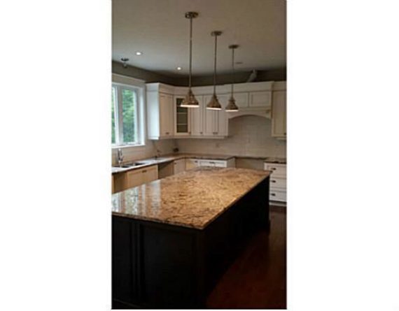 http://cdn.canadapropertylisting.com//Property/medium/3/2016/3/21/4-bedroom-single-family-property-for-sale-5247670711037920999.jpg