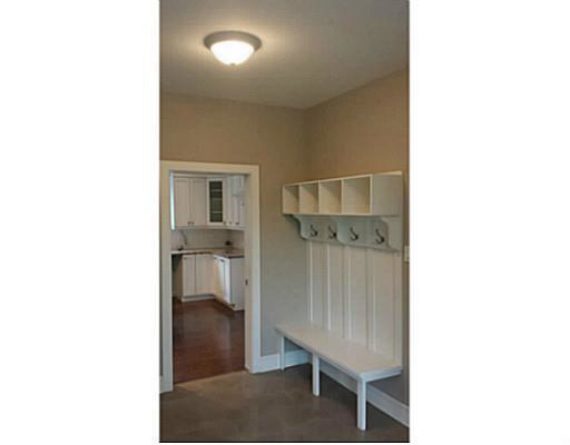http://cdn.canadapropertylisting.com//Property/medium/3/2016/3/21/4-bedroom-single-family-property-for-sale-5247670711037961003.jpg