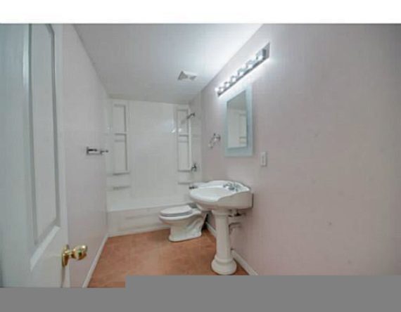 http://cdn.canadapropertylisting.com//Property/medium/3/2016/3/21/4-bedroom-single-family-property-for-sale-5247670711200687274.jpg