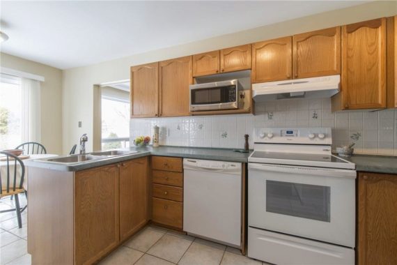 http://cdn.canadapropertylisting.com//Property/medium/3/2016/3/21/4-bedroom-single-family-property-for-sale-5247670711642241425.jpg