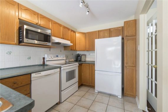 http://cdn.canadapropertylisting.com//Property/medium/3/2016/3/21/4-bedroom-single-family-property-for-sale-5247670711642251426.jpg