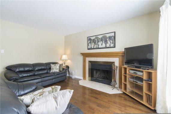 http://cdn.canadapropertylisting.com//Property/medium/3/2016/3/21/4-bedroom-single-family-property-for-sale-5247670711642261427.jpg
