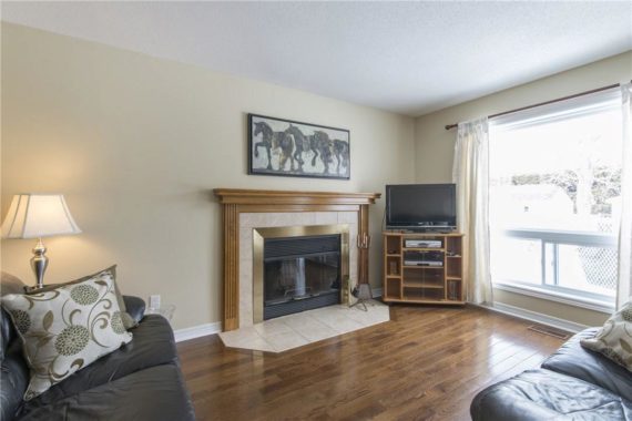 http://cdn.canadapropertylisting.com//Property/medium/3/2016/3/21/4-bedroom-single-family-property-for-sale-5247670711642271428.jpg