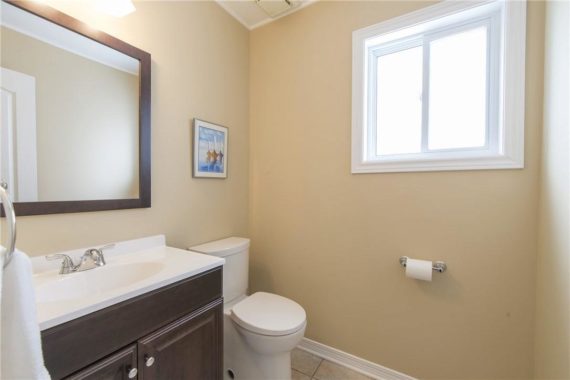 http://cdn.canadapropertylisting.com//Property/medium/3/2016/3/21/4-bedroom-single-family-property-for-sale-5247670711642281429.jpg