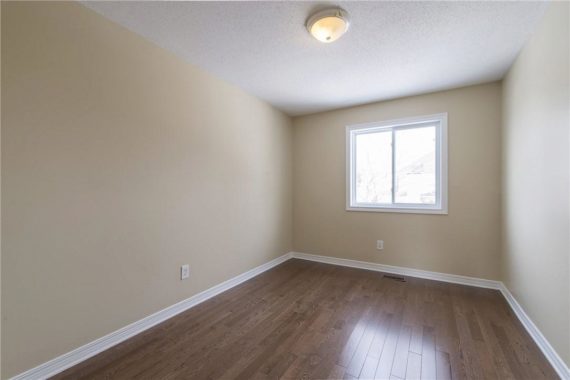http://cdn.canadapropertylisting.com//Property/medium/3/2016/3/21/4-bedroom-single-family-property-for-sale-5247670711642311432.jpg