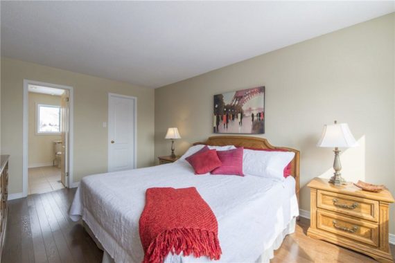 http://cdn.canadapropertylisting.com//Property/medium/3/2016/3/21/4-bedroom-single-family-property-for-sale-5247670711642341435.jpg