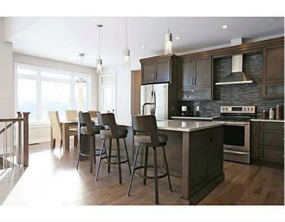 http://cdn.canadapropertylisting.com//Property/medium/3/2016/3/21/4-bedroom-single-family-property-for-sale-5247670711714188619.jpg