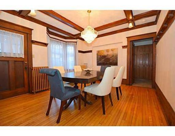 http://cdn.canadapropertylisting.com//Property/medium/3/2016/3/21/5-bedroom-single-family-property-for-sale-5247670710896056814.jpg