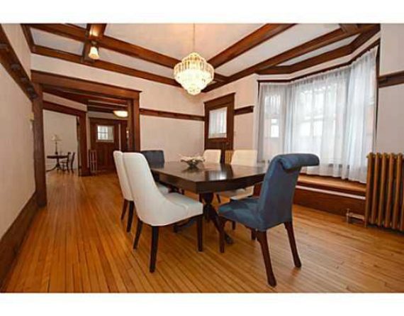 http://cdn.canadapropertylisting.com//Property/medium/3/2016/3/21/5-bedroom-single-family-property-for-sale-5247670710896066815.jpg