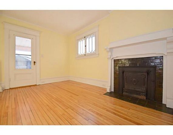 http://cdn.canadapropertylisting.com//Property/medium/3/2016/3/21/5-bedroom-single-family-property-for-sale-5247670710896116820.jpg