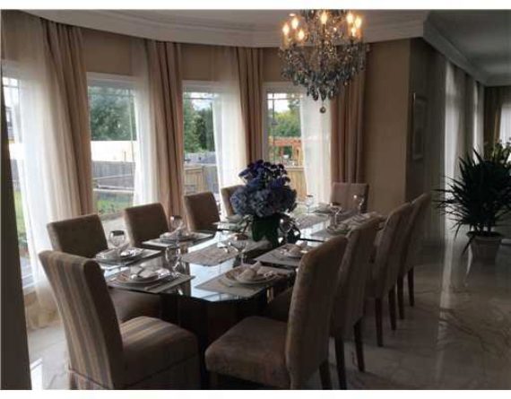http://cdn.canadapropertylisting.com//Property/medium/3/2016/3/21/5-bedroom-single-family-property-for-sale-5247670710938521060.jpg