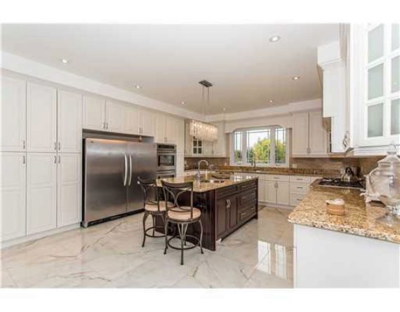 http://cdn.canadapropertylisting.com//Property/medium/3/2016/3/21/5-bedroom-single-family-property-for-sale-5247670710938541062.jpg