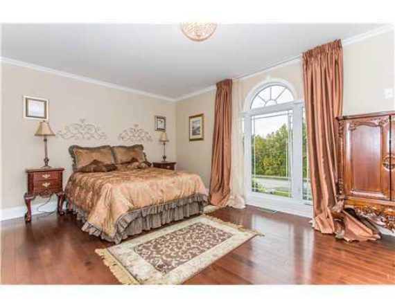 http://cdn.canadapropertylisting.com//Property/medium/3/2016/3/21/5-bedroom-single-family-property-for-sale-5247670710938571065.jpg