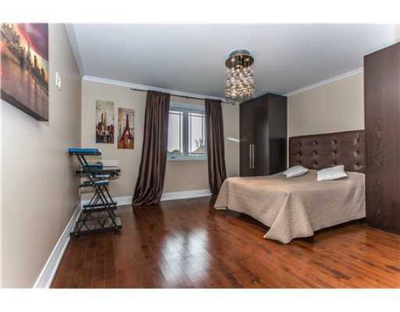 http://cdn.canadapropertylisting.com//Property/medium/3/2016/3/21/5-bedroom-single-family-property-for-sale-5247670710938601068.jpg