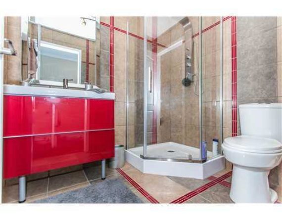 http://cdn.canadapropertylisting.com//Property/medium/3/2016/3/21/5-bedroom-single-family-property-for-sale-5247670710938611069.jpg