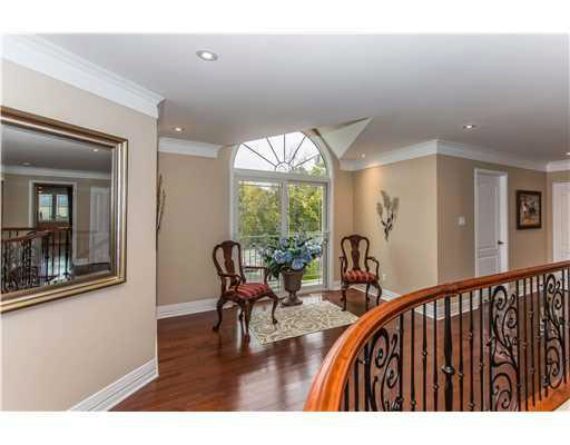 http://cdn.canadapropertylisting.com//Property/medium/3/2016/3/21/5-bedroom-single-family-property-for-sale-5247670710938621070.jpg