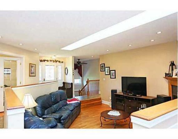 http://cdn.canadapropertylisting.com//Property/medium/3/2016/3/21/5-bedroom-single-family-property-for-sale-5247670711719729173.jpg