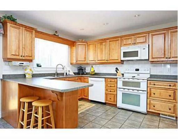 http://cdn.canadapropertylisting.com//Property/medium/3/2016/3/21/5-bedroom-single-family-property-for-sale-5247670711719739174.jpg
