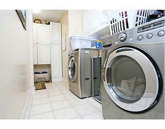http://cdn.canadapropertylisting.com//Property/medium/3/2016/3/21/5-bedroom-single-family-property-for-sale-5247670711719759176.jpg