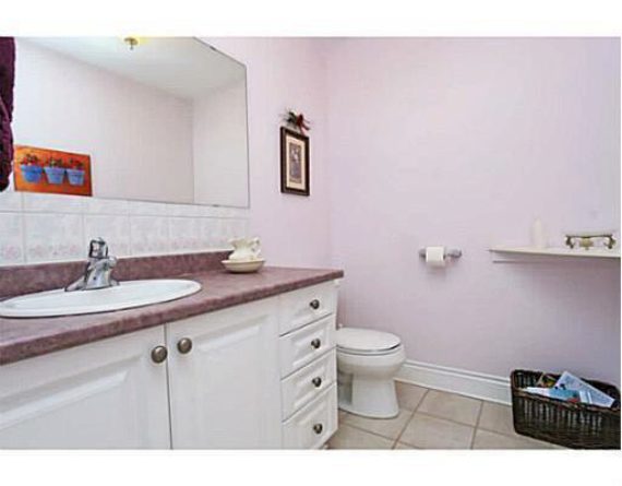 http://cdn.canadapropertylisting.com//Property/medium/3/2016/3/21/5-bedroom-single-family-property-for-sale-5247670711719779178.jpg