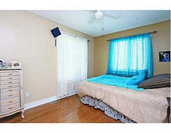 http://cdn.canadapropertylisting.com//Property/medium/3/2016/3/21/5-bedroom-single-family-property-for-sale-5247670711719789179.jpg