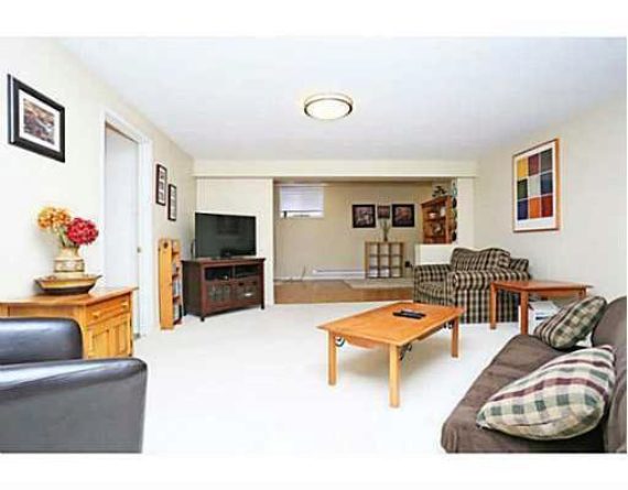 http://cdn.canadapropertylisting.com//Property/medium/3/2016/3/21/5-bedroom-single-family-property-for-sale-5247670711719869187.jpg