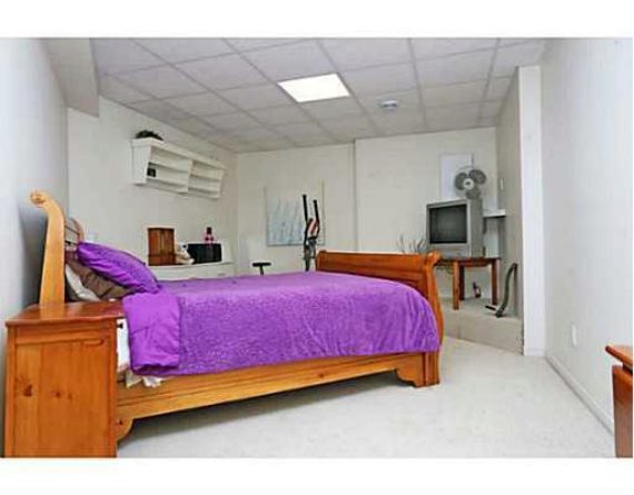 http://cdn.canadapropertylisting.com//Property/medium/3/2016/3/21/5-bedroom-single-family-property-for-sale-5247670711719879188.jpg