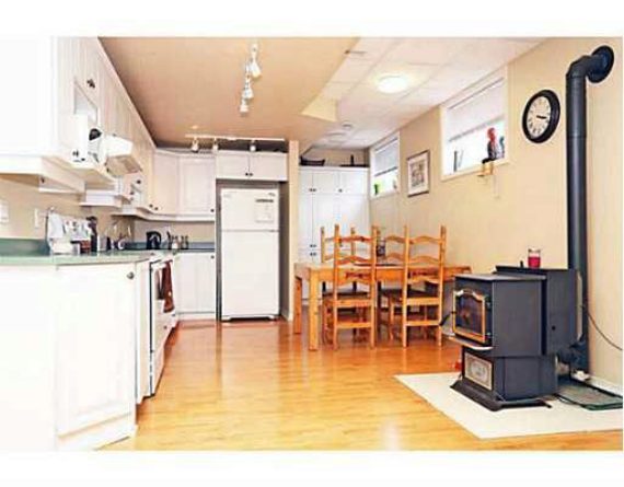 http://cdn.canadapropertylisting.com//Property/medium/3/2016/3/21/5-bedroom-single-family-property-for-sale-5247670711719889189.jpg