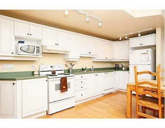 http://cdn.canadapropertylisting.com//Property/medium/3/2016/3/21/5-bedroom-single-family-property-for-sale-5247670711719899190.jpg