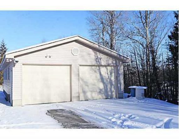 http://cdn.canadapropertylisting.com//Property/medium/3/2016/3/21/5-bedroom-single-family-property-for-sale-5247670711719909191.jpg