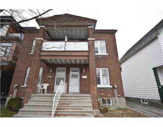 http://cdn.canadapropertylisting.com//Property/medium/3/2016/3/21/6-bedroom-single-family-property-to-rent-5247670710723009511.jpg