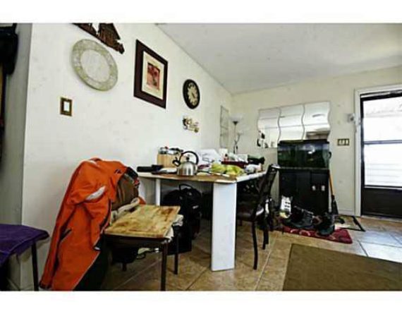 http://cdn.canadapropertylisting.com//Property/medium/3/2016/3/21/7-bedroom-single-family-property-for-sale-5247670711715198720.jpg