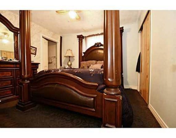 http://cdn.canadapropertylisting.com//Property/medium/3/2016/3/21/7-bedroom-single-family-property-for-sale-5247670711715228723.jpg
