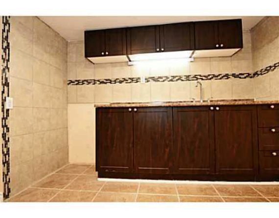 http://cdn.canadapropertylisting.com//Property/medium/3/2016/3/21/7-bedroom-single-family-property-for-sale-5247670711715278728.jpg