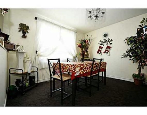 http://cdn.canadapropertylisting.com//Property/medium/3/2016/3/21/7-bedroom-single-family-property-for-sale-5247670711715368737.jpg
