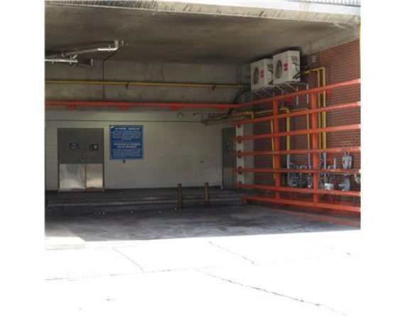 http://cdn.canadapropertylisting.com//Property/medium/3/2016/3/21/commercial-industrial-property-for-sale-5247670711765903790.jpg