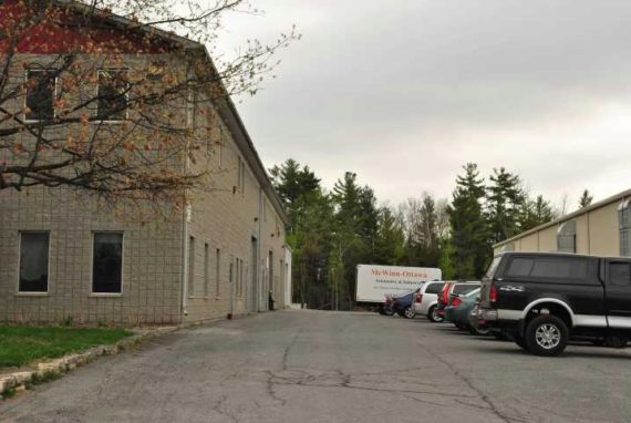 http://cdn.canadapropertylisting.com//Property/medium/3/2016/3/21/industrial-property-for-sale-5247670711758483048.jpg