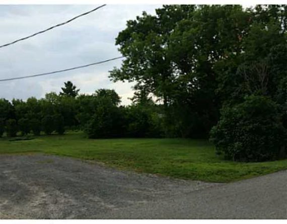 http://cdn.canadapropertylisting.com//Property/medium/3/2016/3/21/land-for-sale-5247670711748952095.jpg